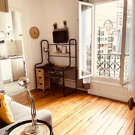 15 Lourmel Apartment *